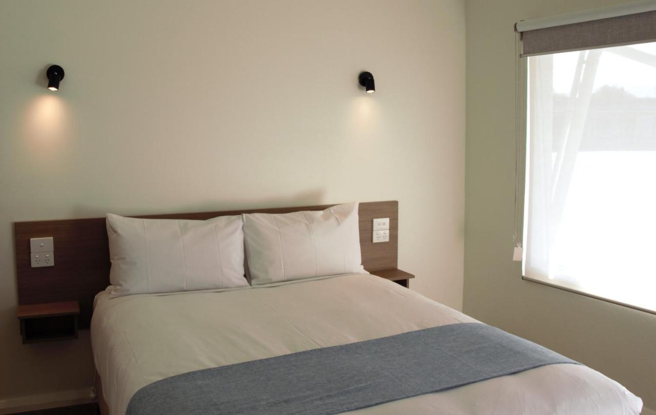 סט הלנס Bayside Hotel מראה חיצוני תמונה