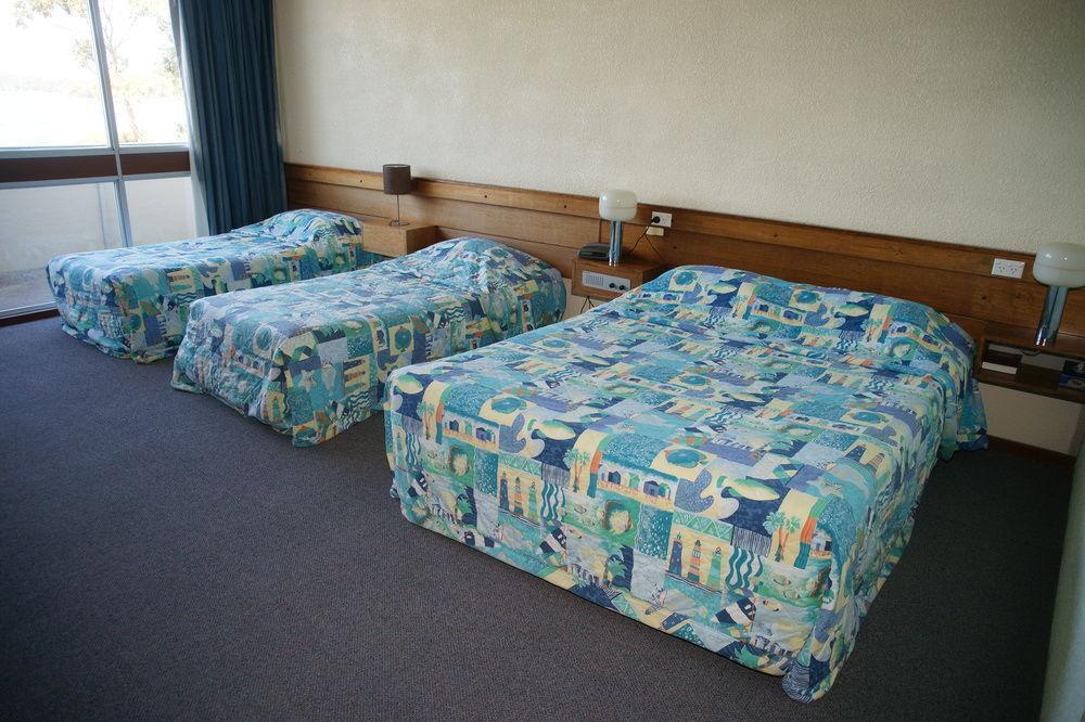 סט הלנס Bayside Hotel מראה חיצוני תמונה