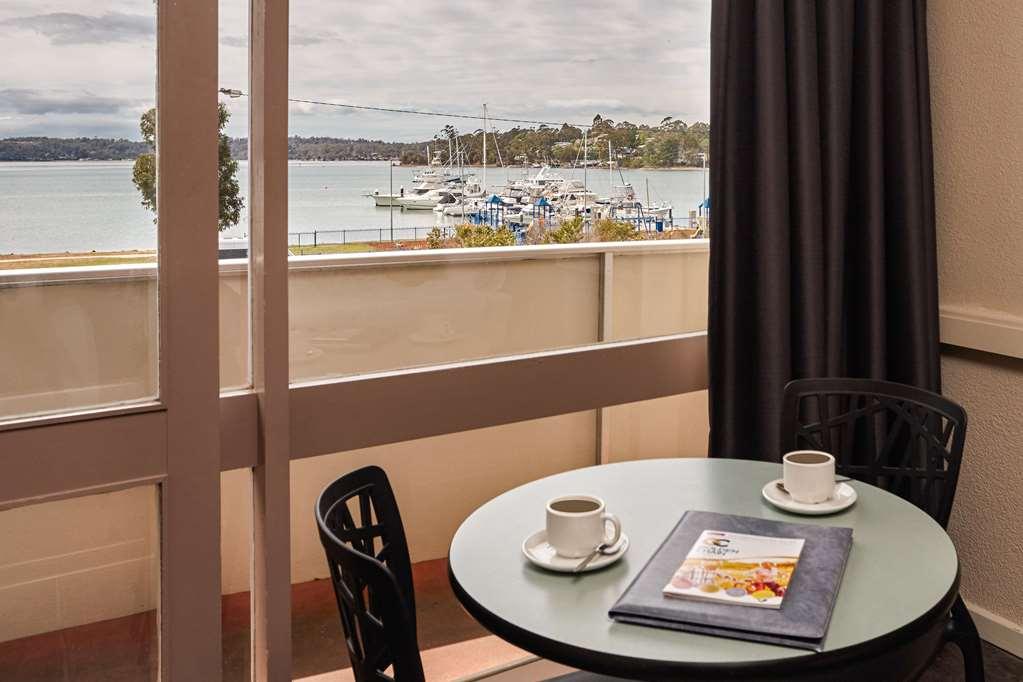 סט הלנס Bayside Hotel חדר תמונה